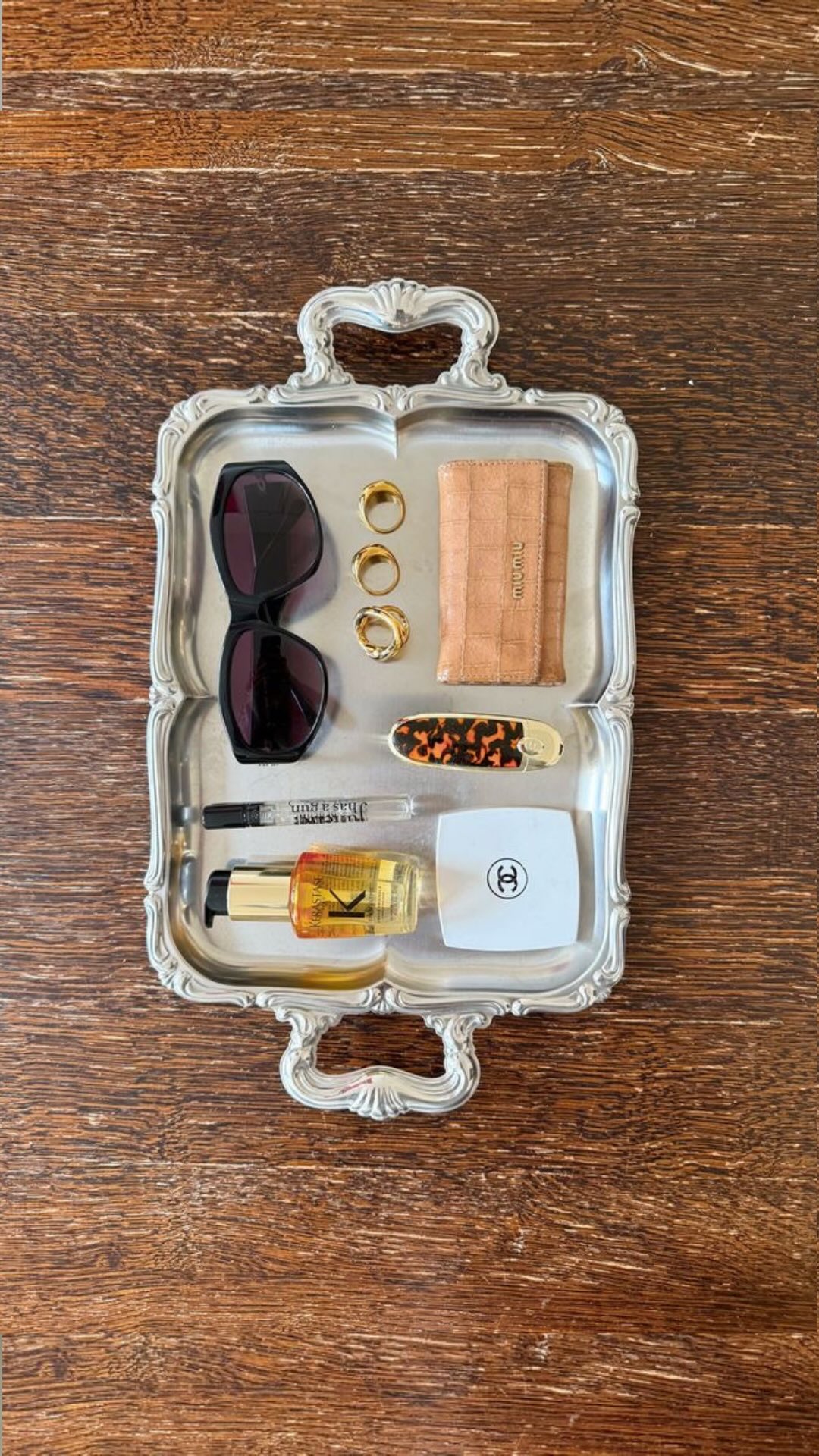 Instagram post by @leanneareum for Pull&Bear. Caption reads: the cutest bow scarf tutorial 🎀 save this bow....