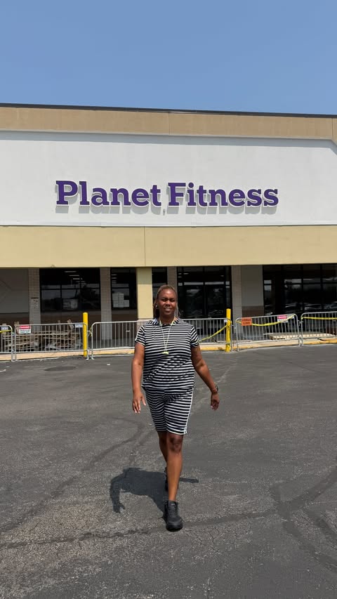Instagram post by @itssummerssomewhere for Planet Fitness. Caption reads: [...] @pypband playing that rnb and oldies....