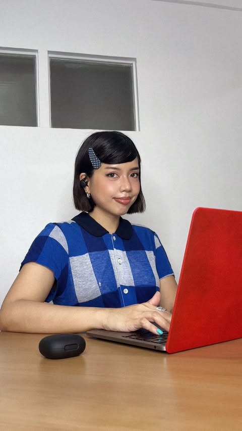 Instagram post by @thegelabeef for Anker. Caption reads: [...] reach my WFH flow state 👩🏻‍💻 shop the....