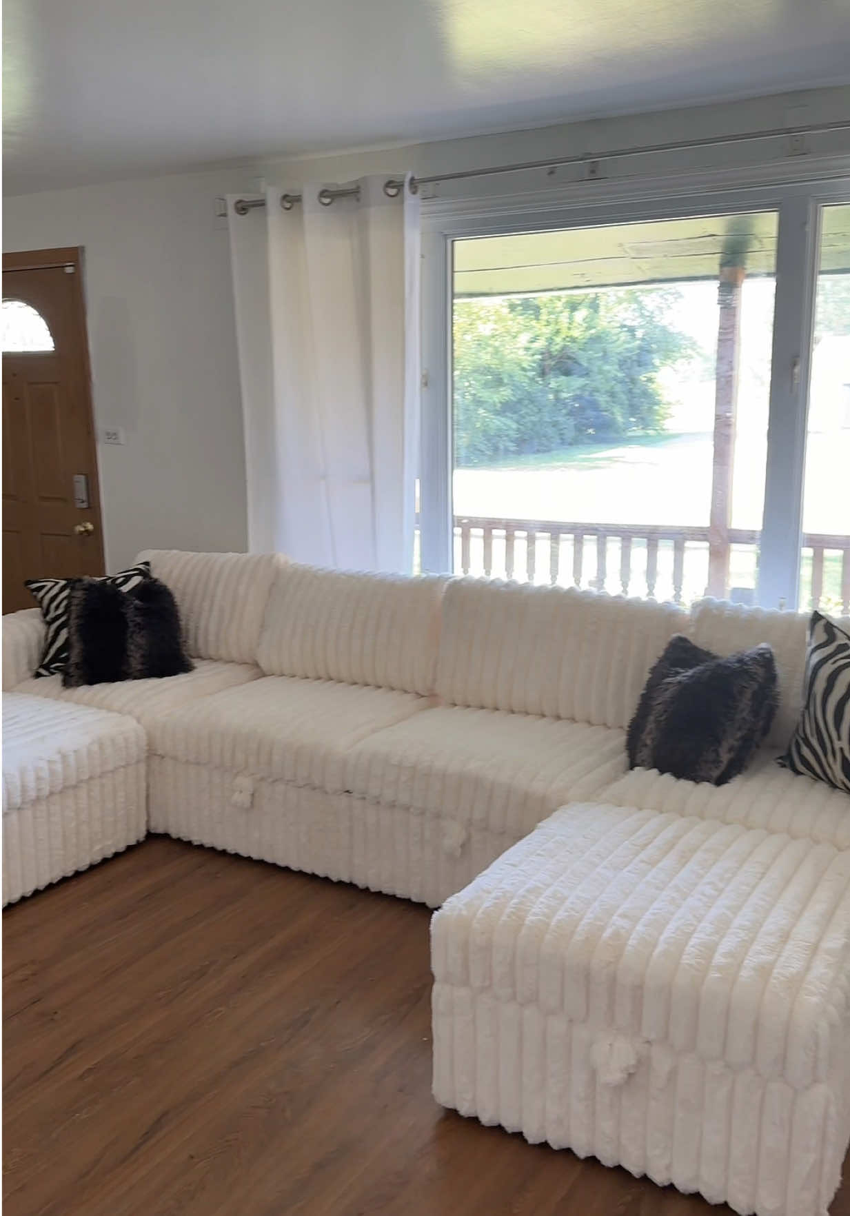 TikTok post by @ariannazielinski for Giratree. Caption reads: [...] #kidfriendly #onsale #tiktokshopfinds....