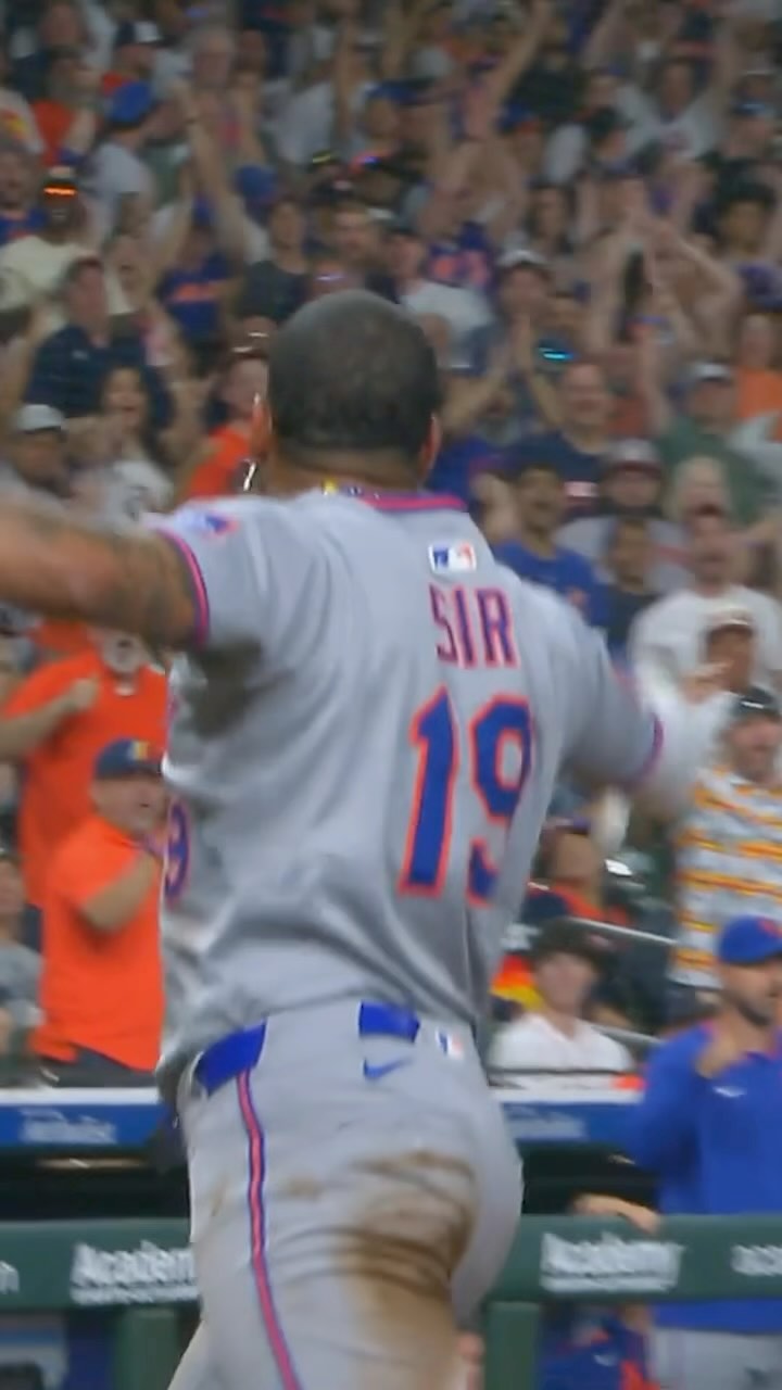 Instagram post by @mlbonfox for Geico. Caption reads: ELECTRIC ⚡️Jose Siri scores on a comebacker to the....