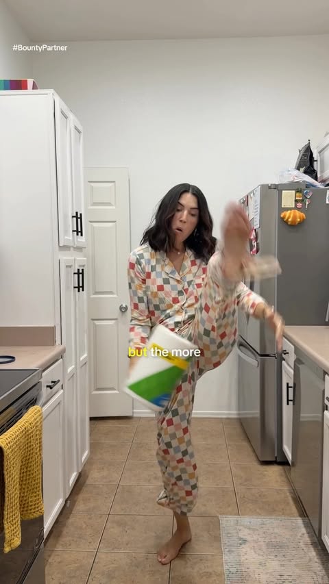 Instagram post by @chelseadelgado for Bounty Paper Towels. Caption reads: [...] at the store so you're ready too!....