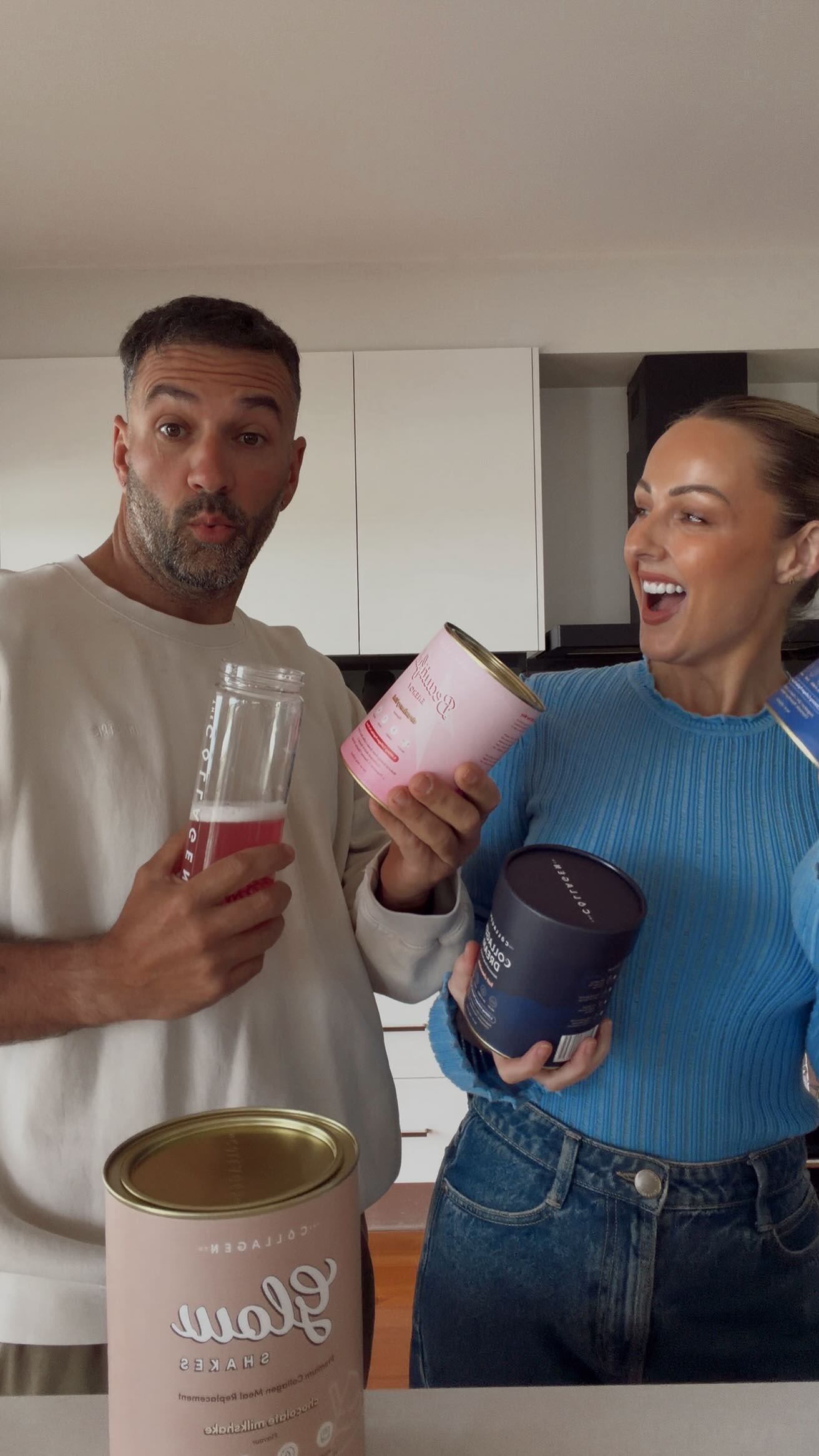 Instagram post by @rachel_de_oliveira for The Collagen. Caption reads: [...] extremely important announcement 📣....