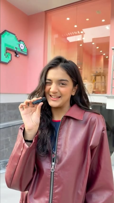 Instagram post by @newme.stores for NEWME. Caption reads: [...] I’m MIA, you know where to find....