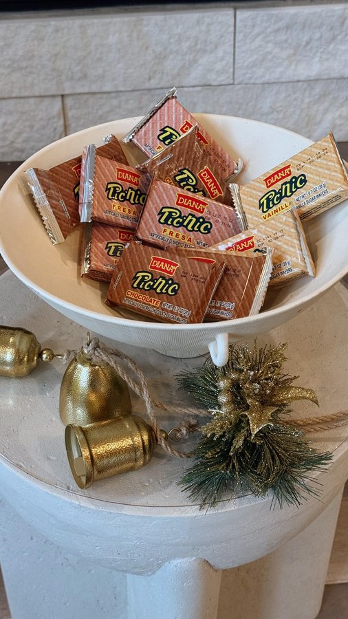 Instagram post by @sssedcalik for SENSTYLABLE. Caption reads: This year I took  tree decorating VERY seriously…....