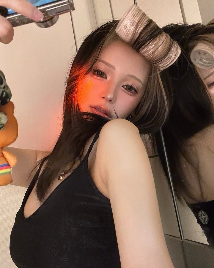 Instagram post by @seika____official for Chrome Hearts. Caption reads: 🌸🎀💕.