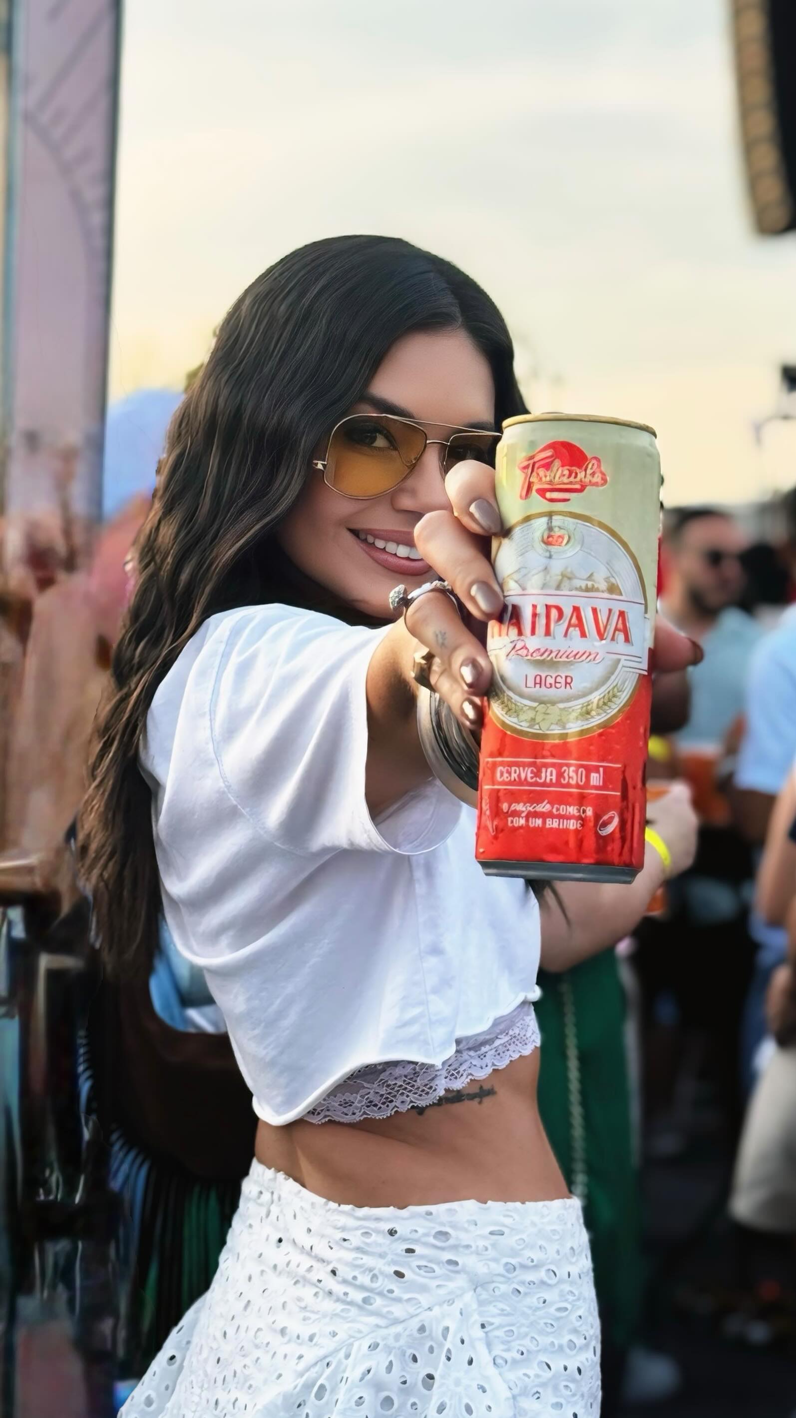 Instagram post by @descolada_cg for Itaipava. Caption reads: …quando você está na melhor roda de Pagode com....