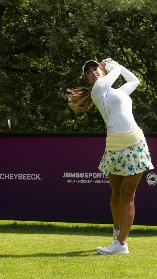 Instagram post by @leticiarasgolf for Titleist. Caption reads: [...] a great one!✨ @rohnischgolf @rohnisch....