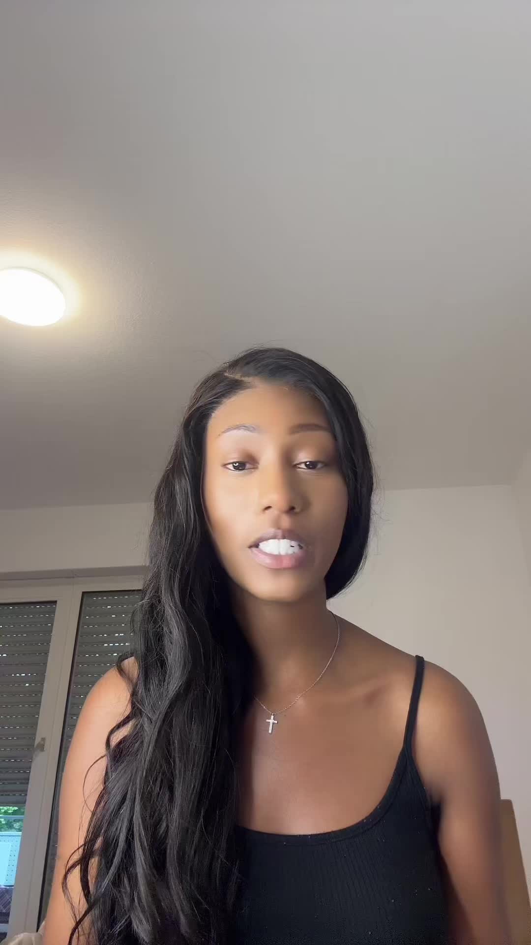 TikTok post by @callmemari22 for Audible. Caption reads: Anzeige | Echte Fälle. Eiskalte Spuren. 🎧 Hört....