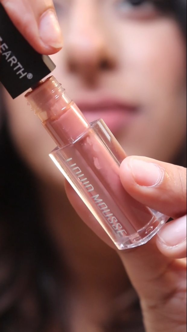 Instagram post by @_muskan_thakurani for LOVE EARTH. Caption reads: 9 lipsticks for 600 bucks!!! Total steal....