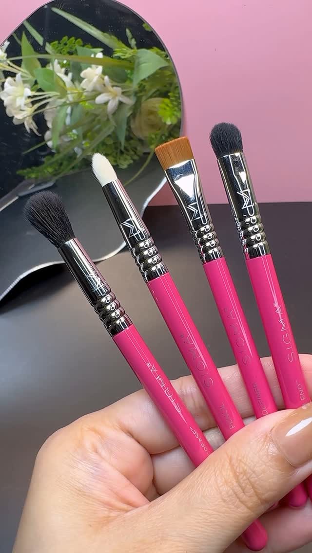 Instagram post by @glitterlifewithdua for Sigma Beauty. Caption reads: Love it…..
@sigmabeauty mini brushes 
Thank you so....