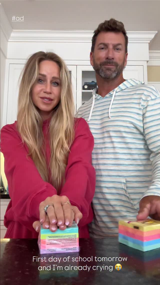 Instagram post by @lolo_webb for Post-it. Caption reads: [...] show up-in the ways that really matter.....