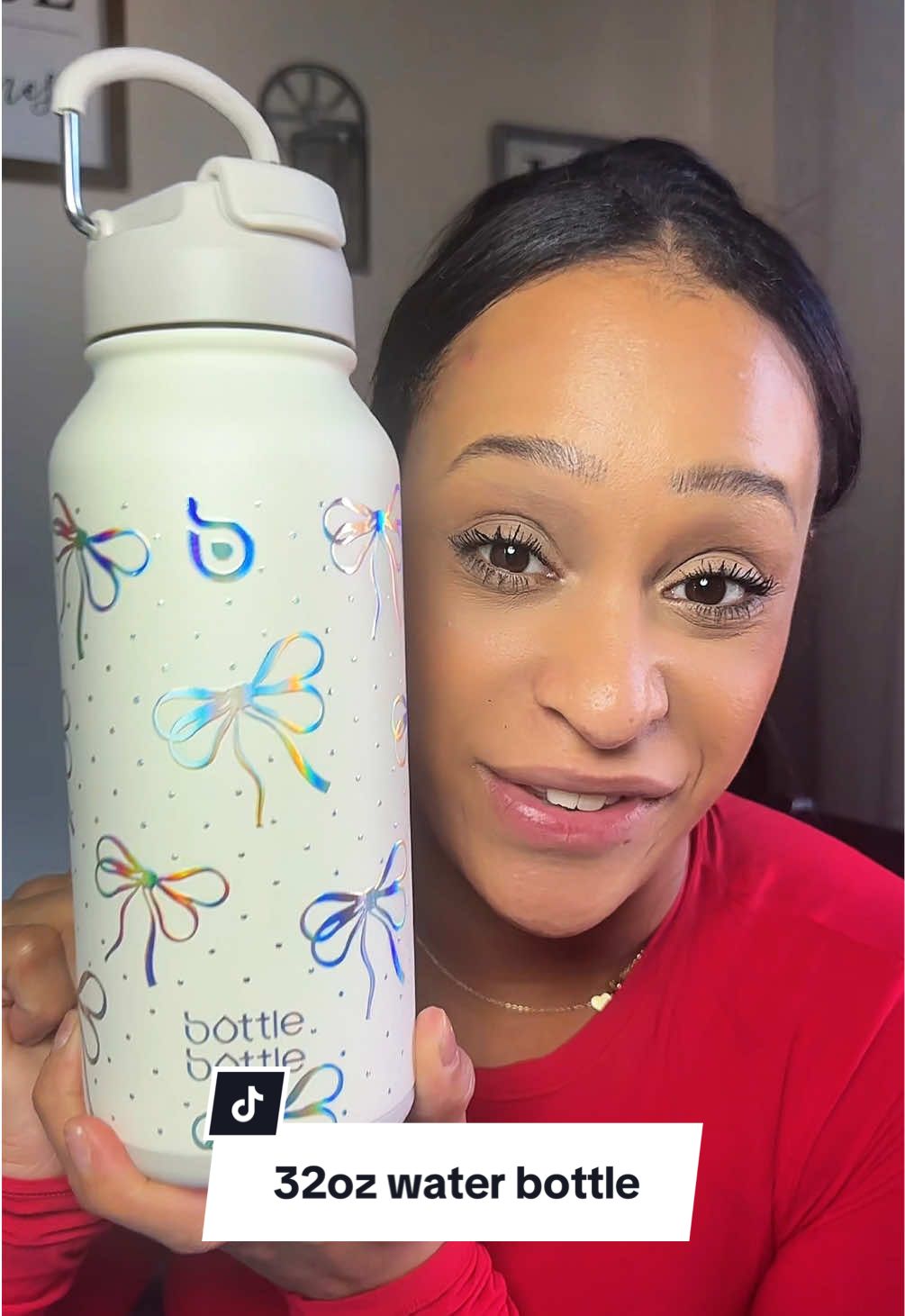 TikTok post by @chantel.lee.lace for BOTTLE BOTTLE. Caption reads: [...] a secret compartment on the bottom!....