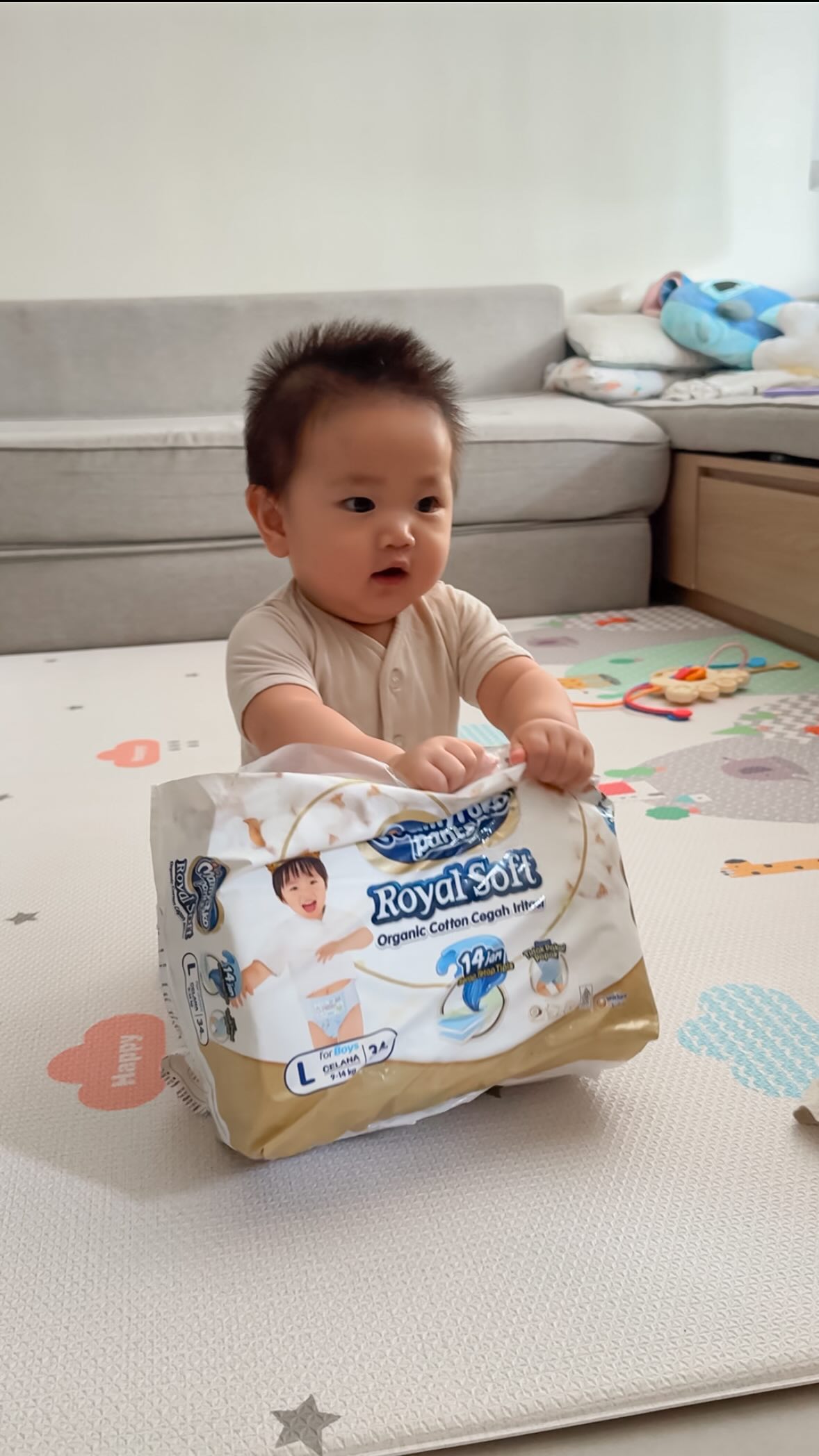 Instagram post by @jesslyncintammy for MamyPoko. Caption reads: apa memang anak kedua selalu lebih cepat milestone....