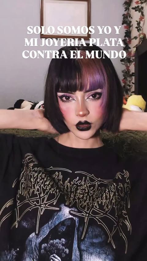 Instagram post by @scara_aa for Punkyouth. Caption reads: Joyería plateada 🩶 @punkyouth_official #joyería....