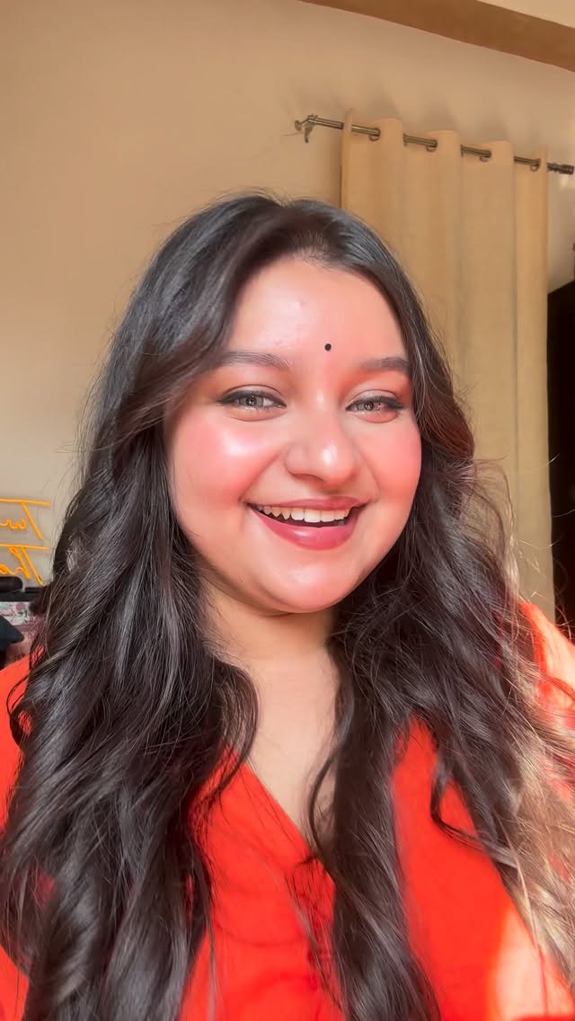 Instagram post by @twinkle_thkur for Plum Goodness. Caption reads: ✨This festive glow? Not makeup ,it’s good skincare....