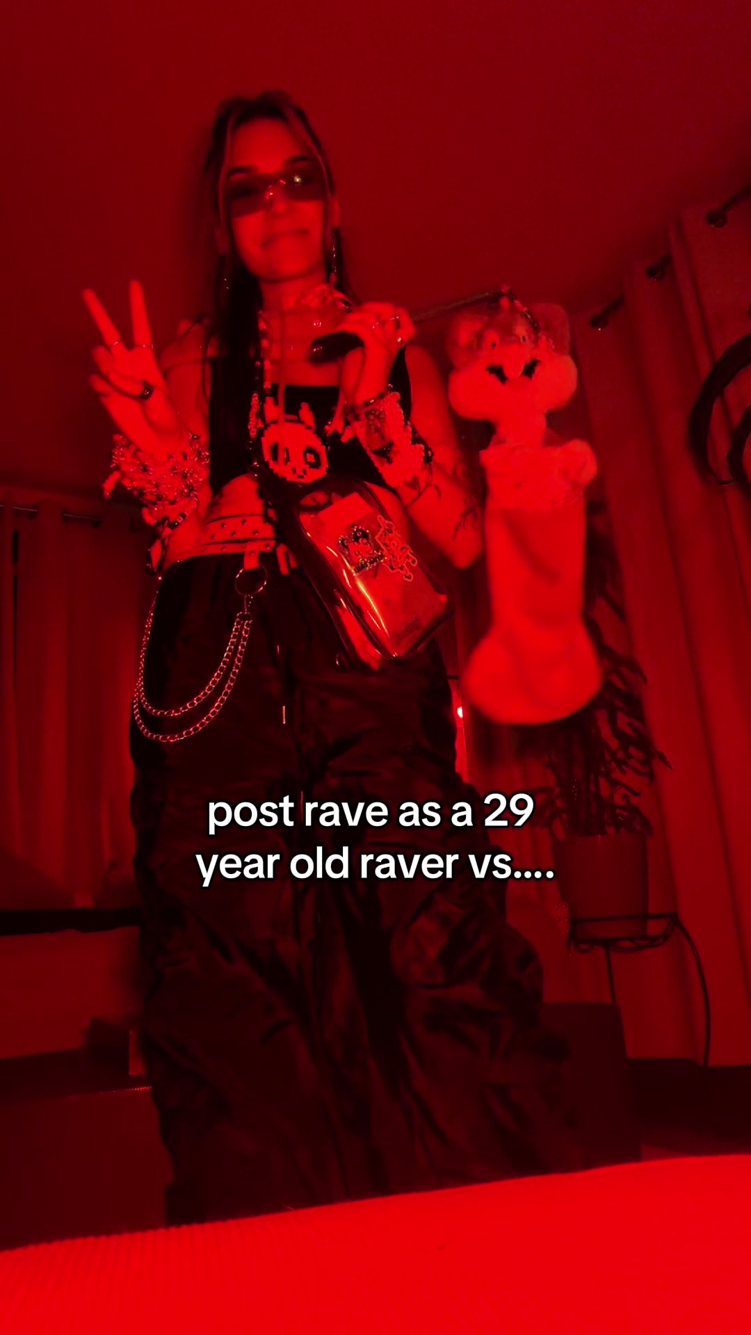 TikTok post by @makennamarieboop for iHeartRaves. Caption reads: [...] 29 in the comfiest of fits thanks to....