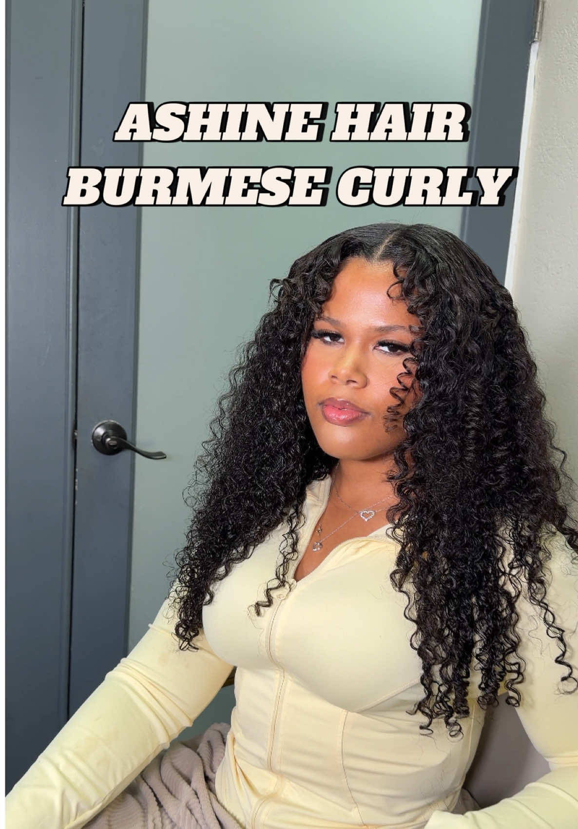 TikTok post by @cocodemoiselle22 for AshineHair. Caption reads: [...] hair by far @Jada Chenille SNAPPED....
