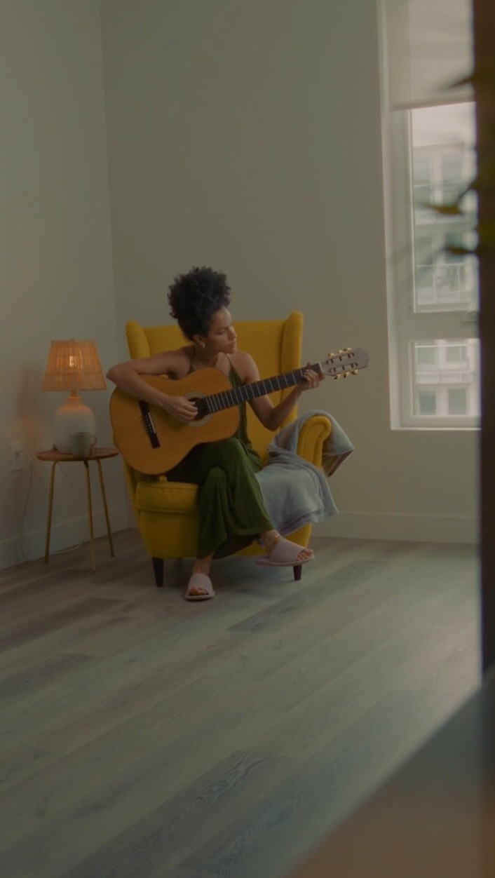 Instagram post by @itsjasminewesley for Fresh. Caption reads: My favorite kind of morning ☀️
@freshbeauty....