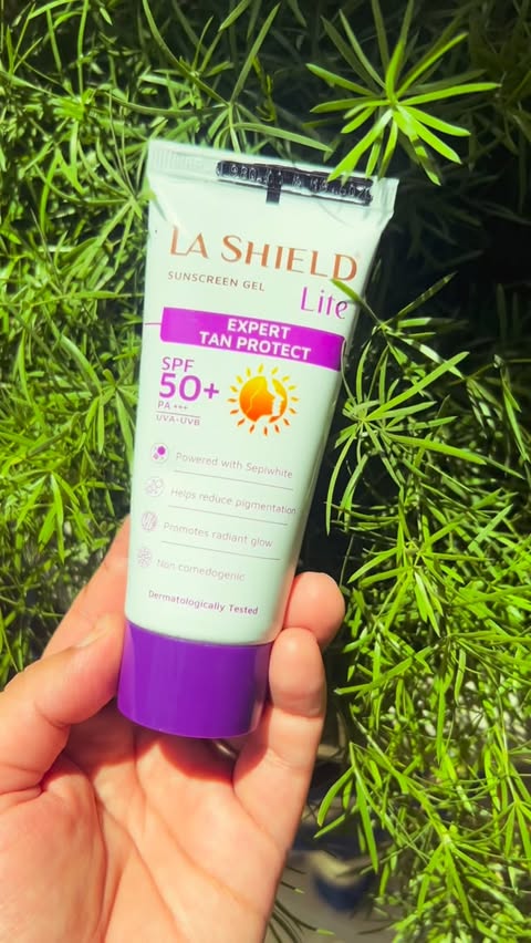 Instagram post by @momminbaby for La Shield. Caption reads: [...] you actually want to use every day 😌 La....
