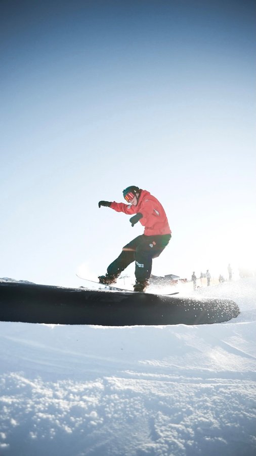 Instagram post by @simonma1n for Allianz. Caption reads: [...] | presented by Nitro

📍 @steinplatte 

🤝🏼....