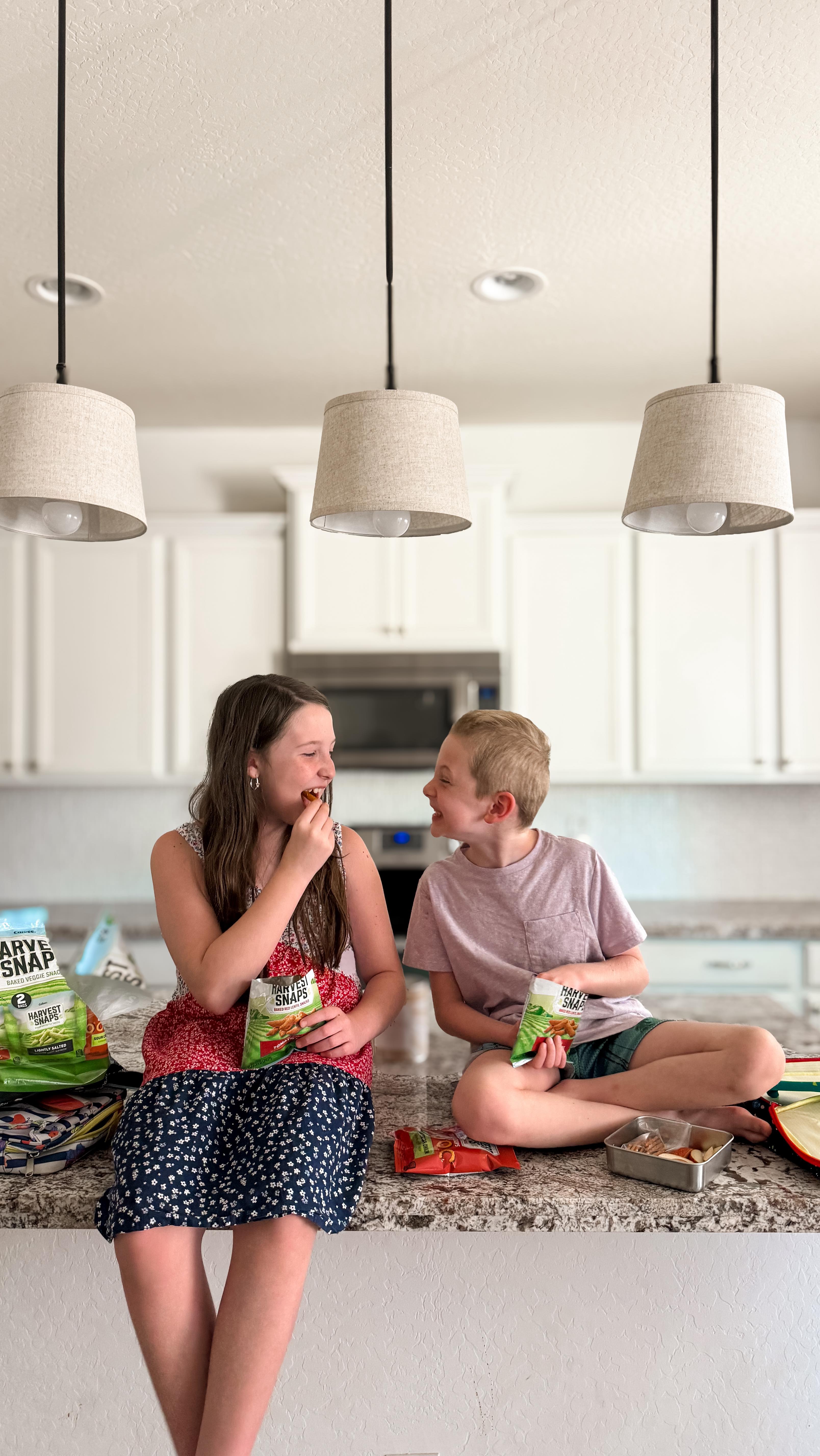 Instagram post by @tealacravy for Harvest Snaps. Caption reads: Real Veggies✅ Fiber✅ Protein✅
#ad the....