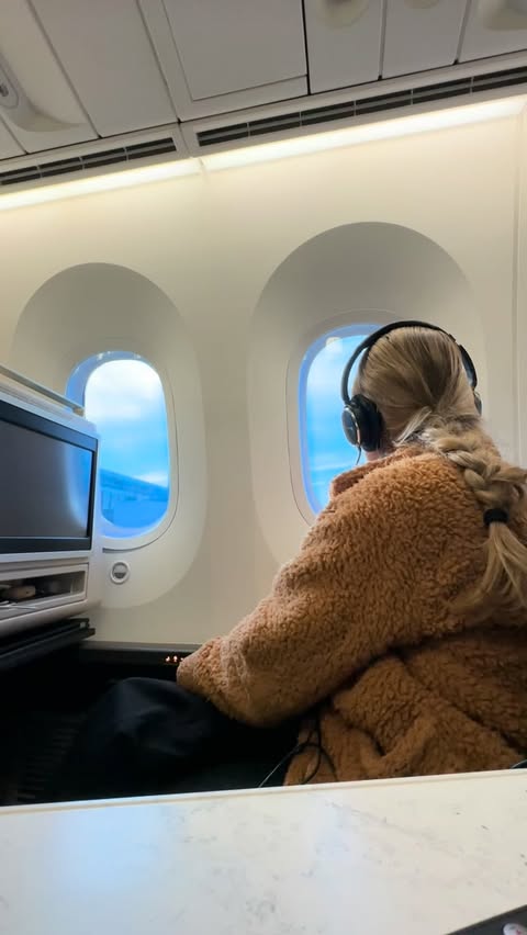 Instagram post by @dreaminitalian for SafetyWing. Caption reads: [...] traveling abroad and why I love using....