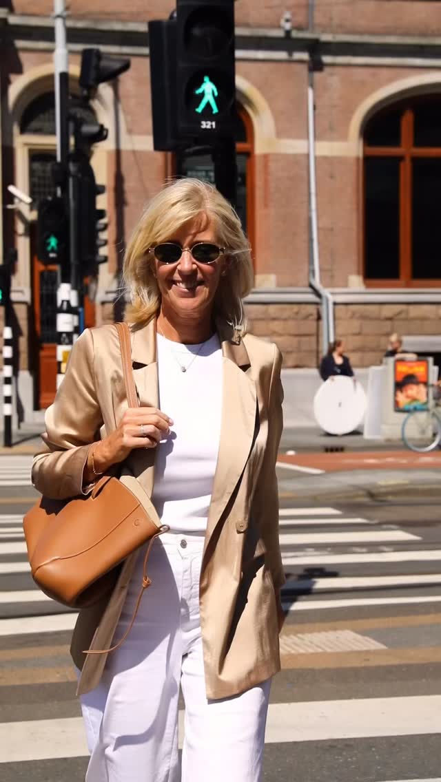 Instagram post by @sophisticatedbox for Estée Lauder. Caption reads: Advertising/ Aging with confidence thanks to....