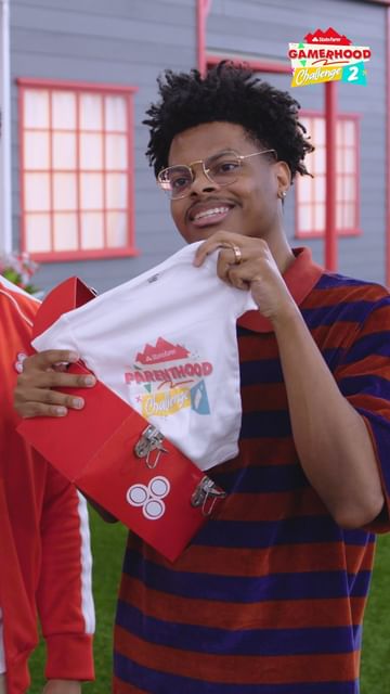 Instagram post by an influencer for State Farm. Caption reads: [...] gifts from @jakefromstatefarm ! Tune in to....