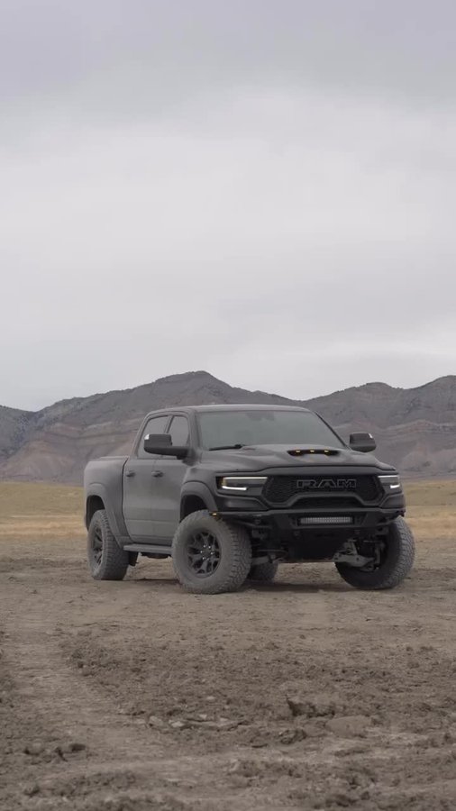 Instagram post by @mountaintrx for 3Wliners. Caption reads: [...] leaves my truck a mess inside, but....