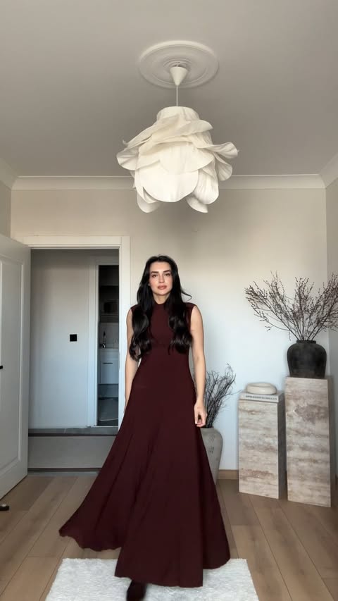 Instagram post by @busracitaak for Trendyol. Caption reads: Favorin hangisi?? 🙉🌷 #reklam #trendyolmilla.