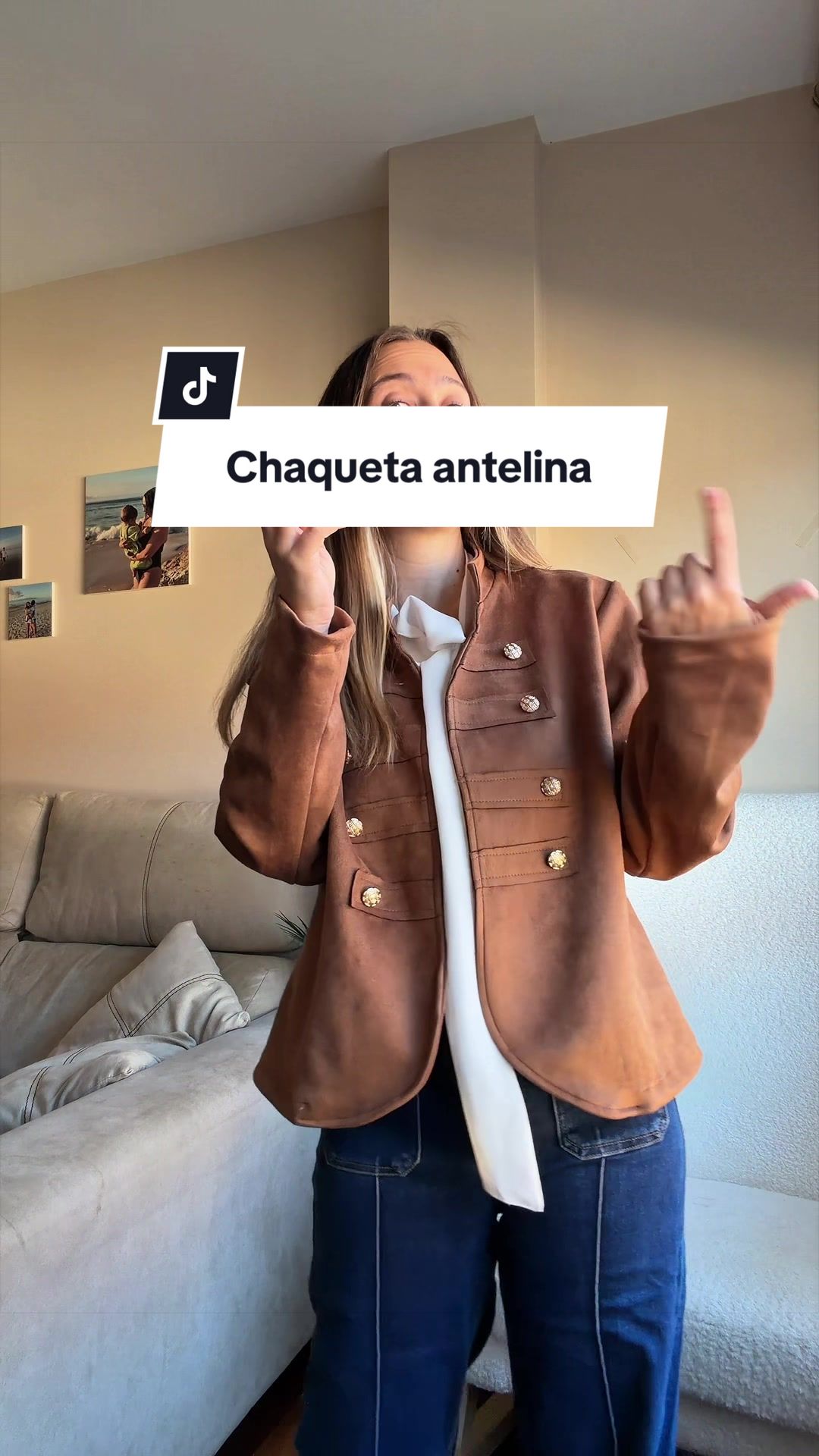 TikTok post by @mirinconderecos for Ütopya Shop. Caption reads: Enésima reposición ya de la chaqueta estilo....