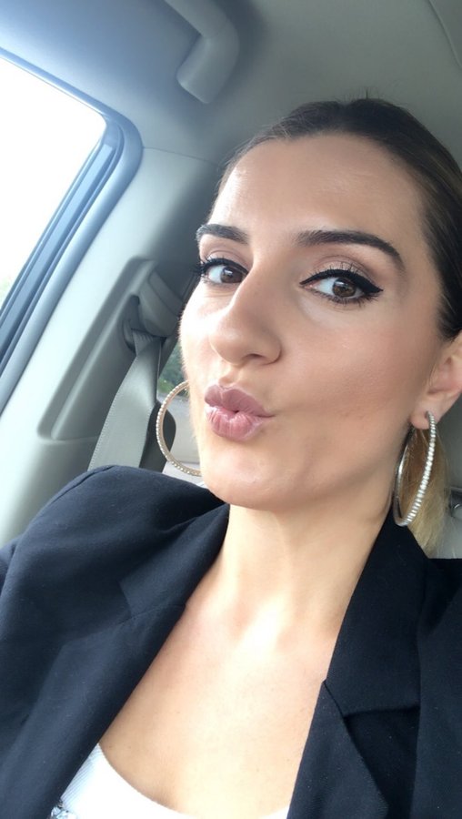 Instagram post by @dileks_journal for Colorlomo. Caption reads: AD- I’ve been using Colorlomo Bye Bye Yellow....