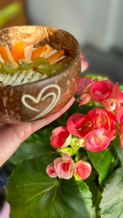 Instagram post by @berryveganplanet for Coconut Bowls. Caption reads: [...] excited when I opened this box that....