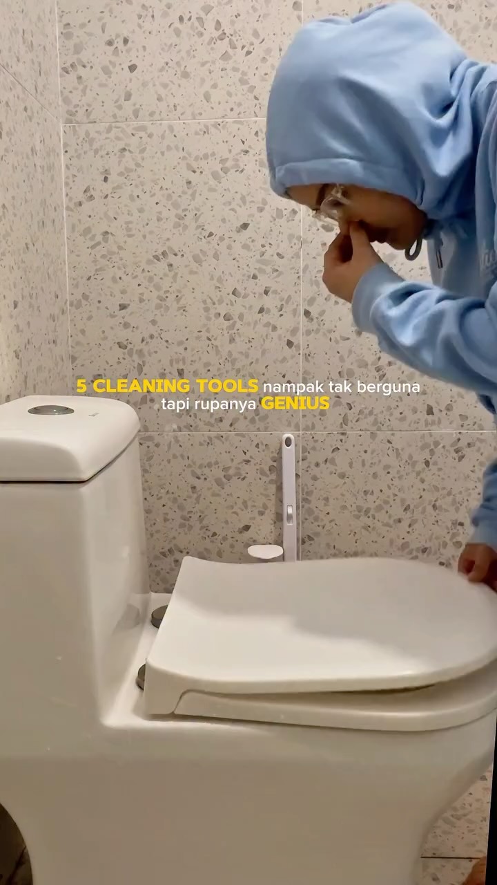 Instagram post by @fasz.nadiah for Shopee Malaysia. Caption reads: (Part 2) My top 5 cleaning tools yang Nad selalu....