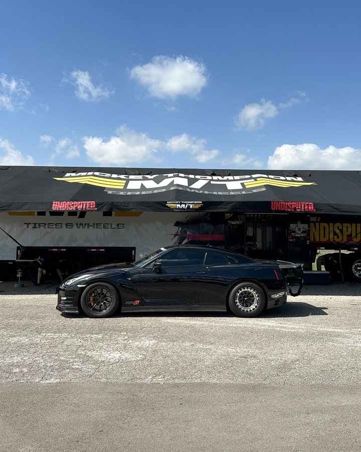 Instagram post by @ladyzla_ for MickeyThompsonTires. Caption reads: [...] I have officially (re)joined the....