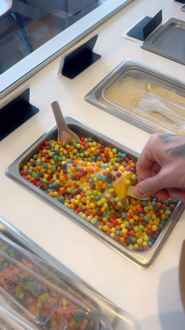 Instagram post by @soflofooodie for Morelia Gourmet Paletas. Caption reads: 🍭BEST SOUTH FLORIDA PALETAS 🤌🏼 @paletasmorelia....