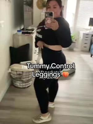 TikTok post by @allthings_witb for SIINSIIN.US. Caption reads: [...] #leggingsreview @SIINSIIN.US.