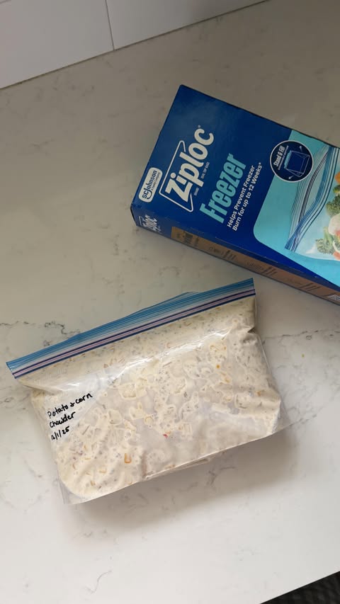 Instagram post by @ashleighbovard for Ziploc. Caption reads: #ZiplocPartner @ziploc 
My favorite weeknight....