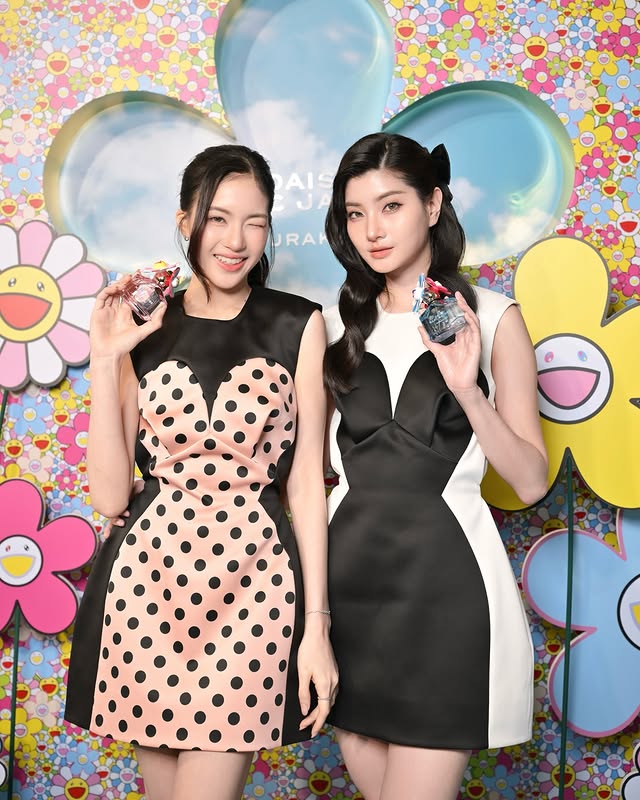 Instagram post by @mable_siriwalee for Marc Jacobs Fragrances. Caption reads: [...] สดใส น่ารักมาก 🩵 @marcjacobsfragrances....