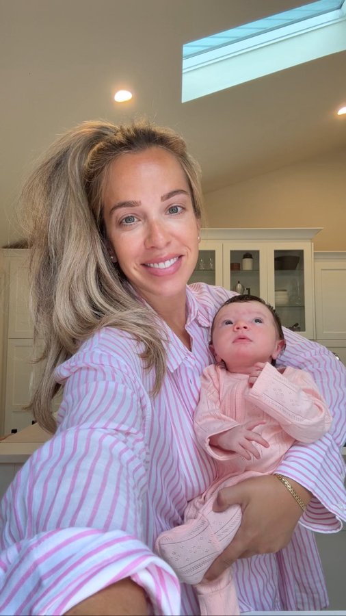 Instagram post by @themindfulblonde for Ritual. Caption reads: Having your mom around changes things.

When your....