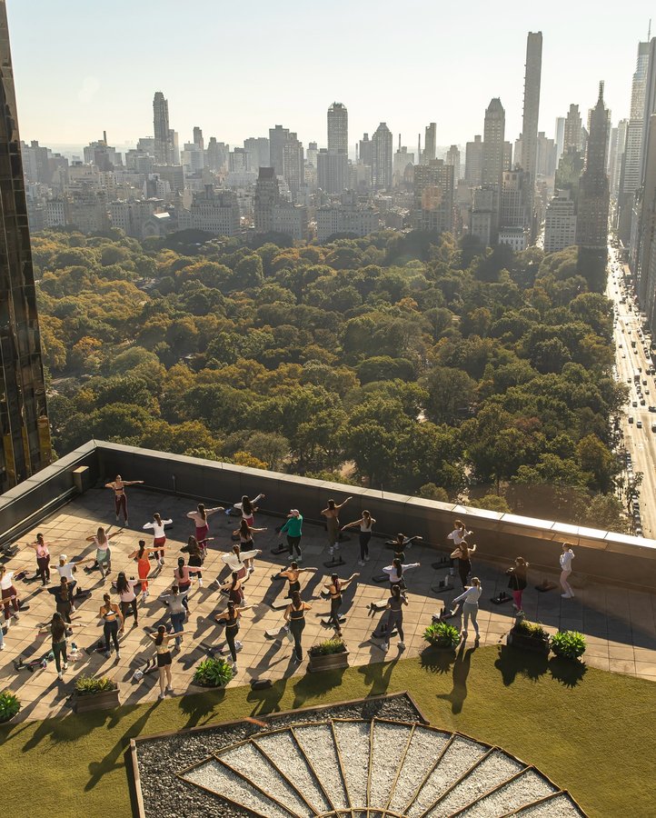 Instagram post by @magaly.ss for Mandarin Oriental. Caption reads: Dancing on cloud nine.
 
Teaching at the iconic....