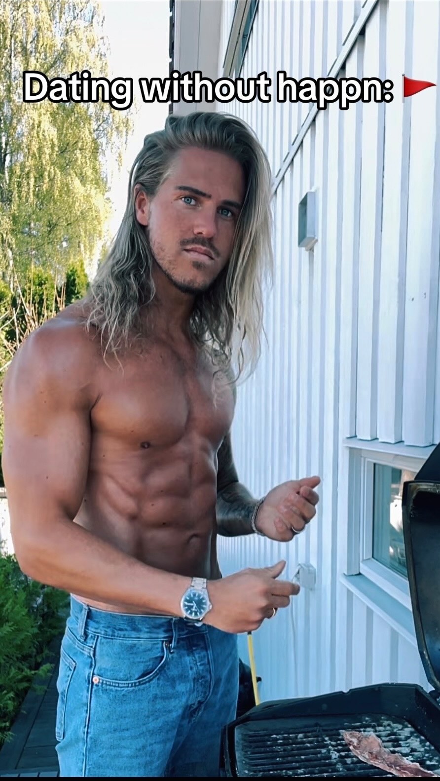 Instagram post by @henrikjordal for Happn. Caption reads: Do you prefer the red or green flag....