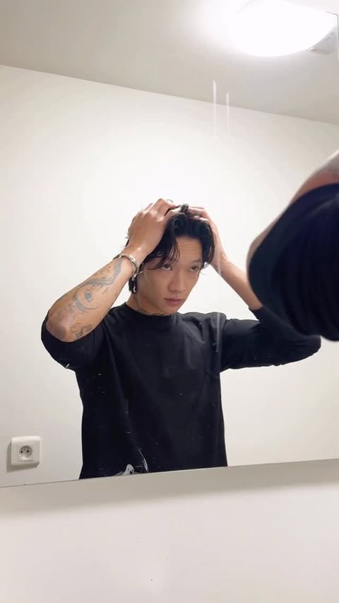 Instagram post by @_vanyvan_ for Erborian. Caption reads: Oil cleanser @erborian Rice cleanser @tatcha....