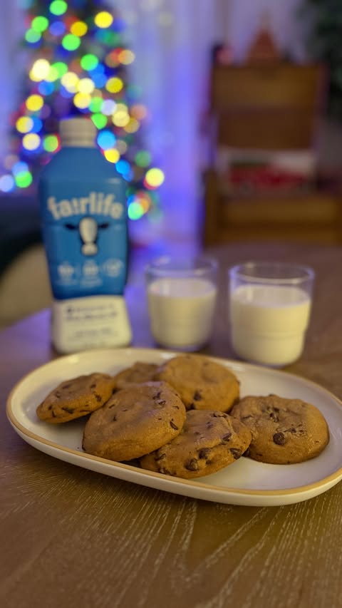 Instagram post by @lakeshorelady for fairlife. Caption reads: [...] pajamas to watch a holiday movie with....
