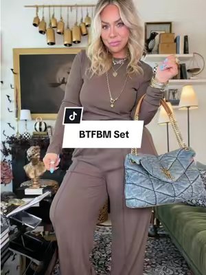 TikTok post by @lindaannettem for BTFBM. Caption reads: [...] comfy🤎 reaching for this one all fall🍂....