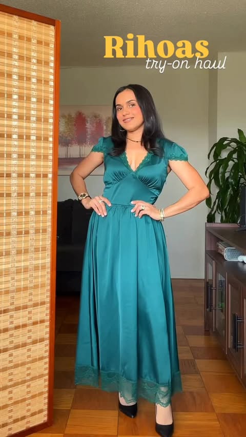 Instagram post by @rainreyes1 for Rihoas. Caption reads: My favorite store to buy dresses is....