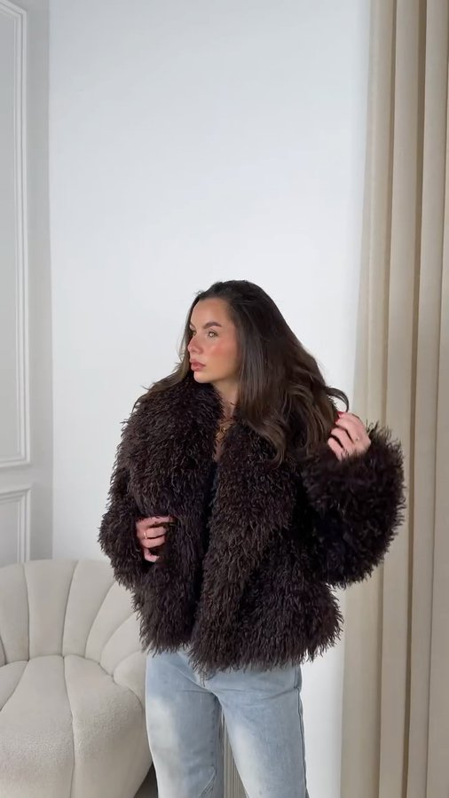 Instagram post by @oliviabanks_oxo for GLAMIFYFASHION. Caption reads: They finally have a store!👯🛍️.