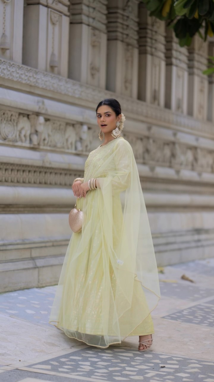 Instagram post by @ishanibhattacharya for Lifestyle Stores. Caption reads: Kolkata, Pujo, and @lifestylestores stunning....