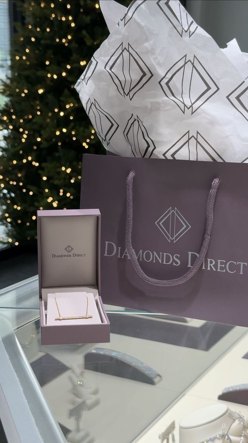 Instagram post by @atllovesmo for Diamonds Direct. Caption reads: 💎 DIAMOND GIVEAWAY 💎 closed 14K bar necklace....